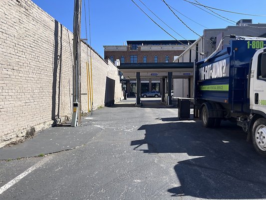 BETWEEN 2ND AVE N AND 3RD AVE N